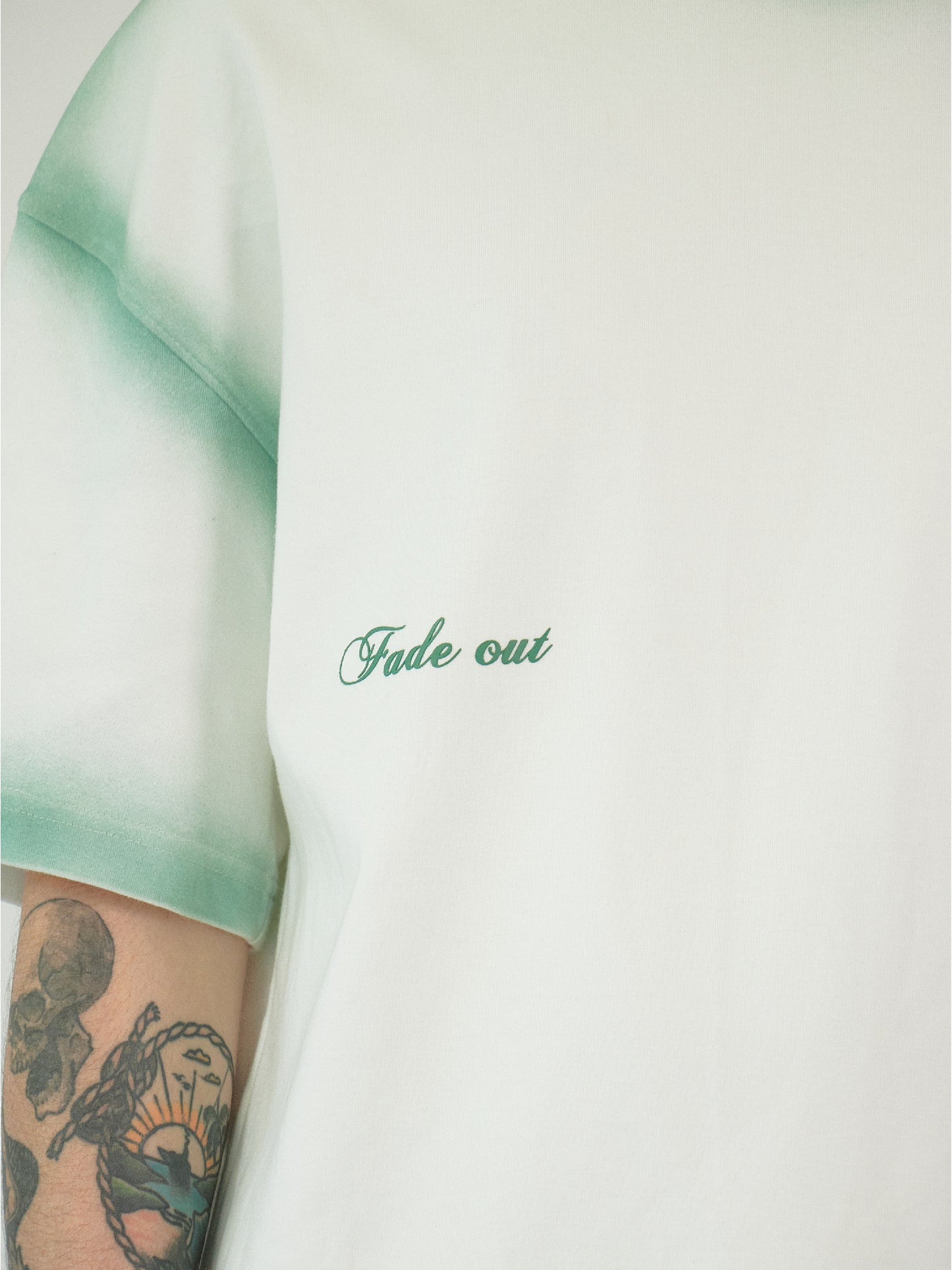 CAMISETA OVERSIZED PINTADA - VERDE