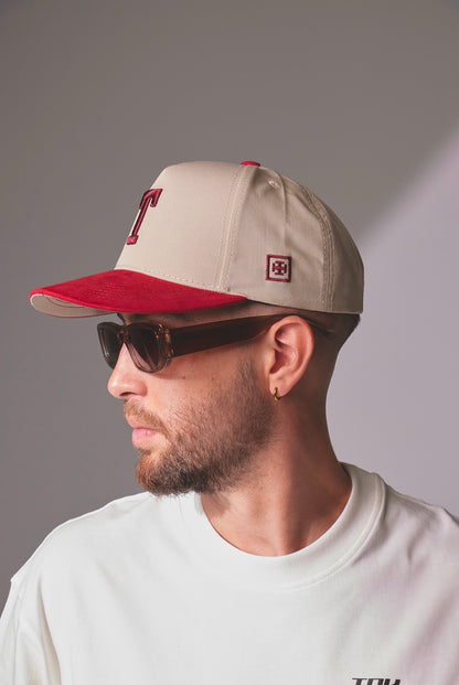 GORRA 5 PANELES "T" - ROJO-BEIGE